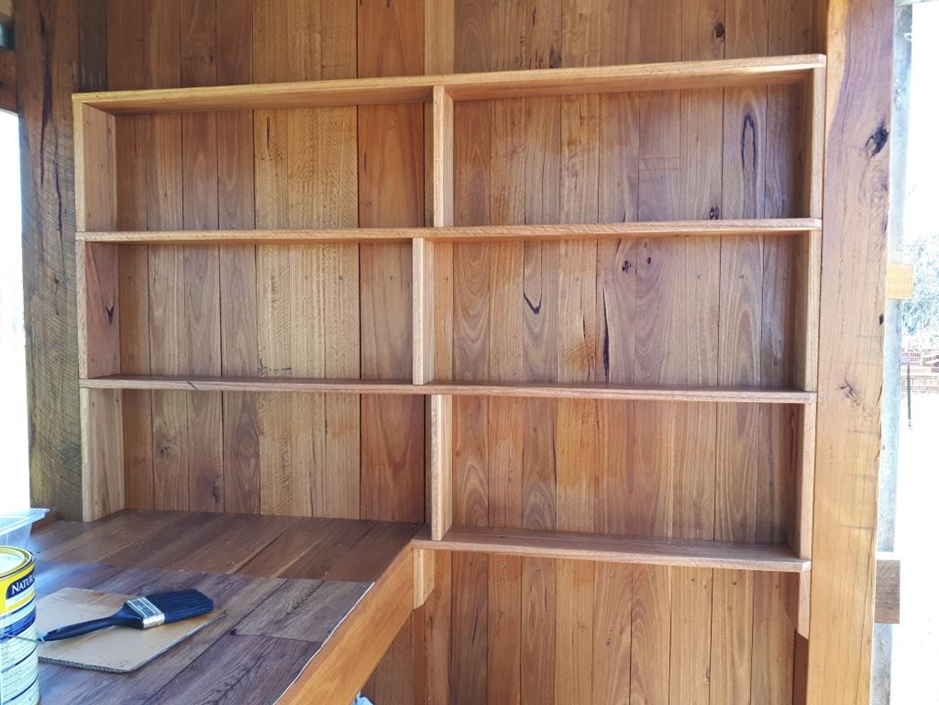 Shadehouse shelves