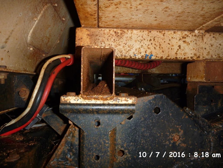 Front tray mount